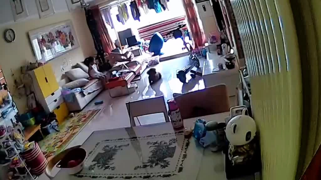 夺命30秒丨电动车电池爆炸.mp4