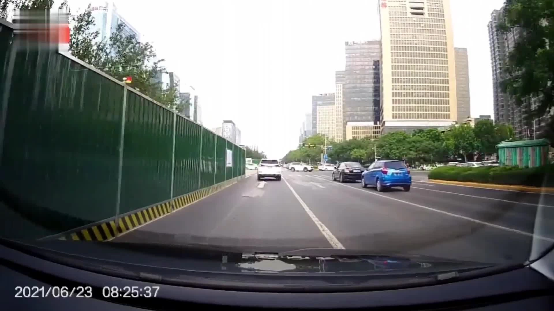 EHS学习资料网交通安全视频174.行车记录仪车祸视频12.mp4