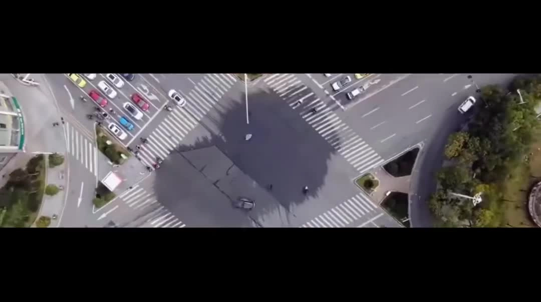 交通安全警示教育片（1）《何必急于一时 莫抢行》.mp4