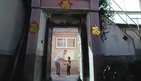 《我在等爸爸回家》安全微电影.mp4